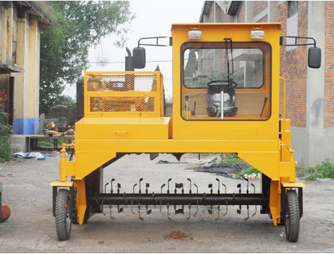 2600型堆肥發酵翻堆機