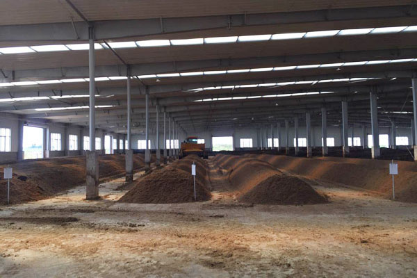 糞便堆漚發酵處理有機肥的方法