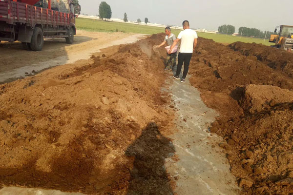 牛糞堆肥發酵制作有機肥的方法，需要經歷幾個階段？